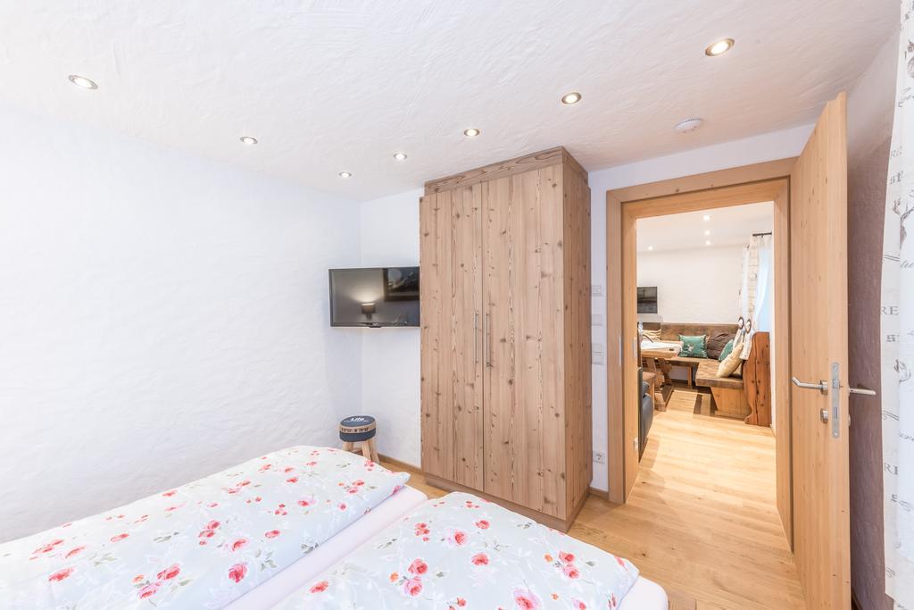 Haus Moesenlechner Apartamento Maishofen Exterior foto